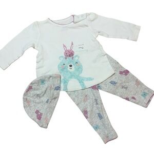 Carters Set of 3 Shirt Pants Hat Bunny Baby Girl 6 months